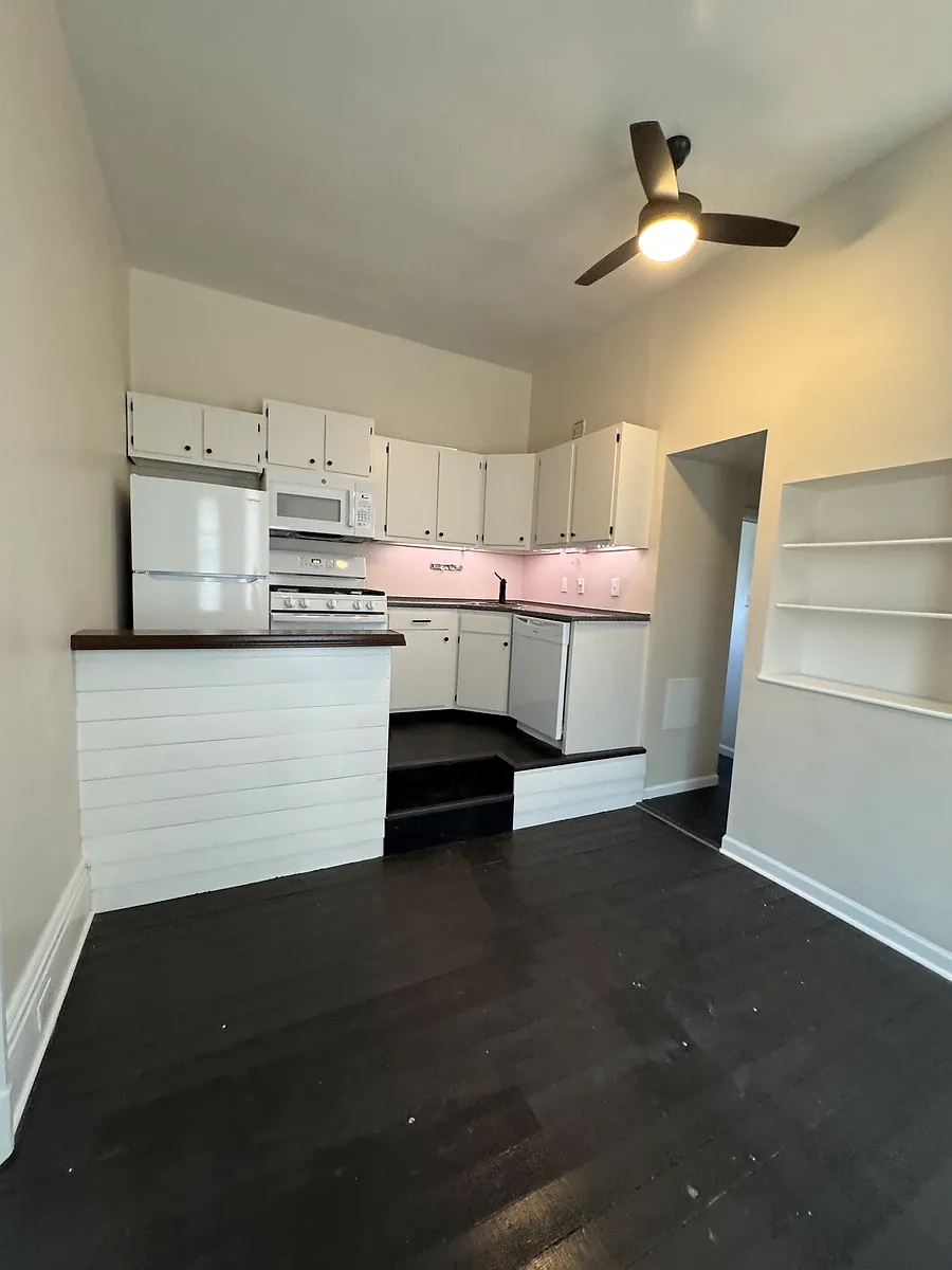 Building Photo - 218 E Rochelle St #1