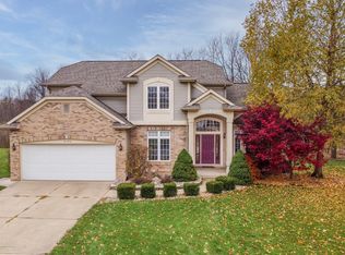 2193 Burcham Dr, East Lansing, MI 48823