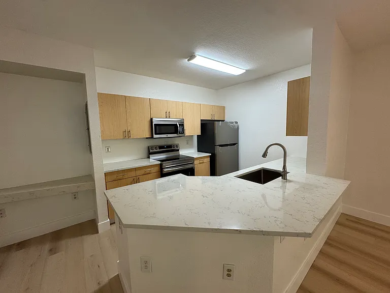 110 SW Peacock Blvd #102 — Photo 16