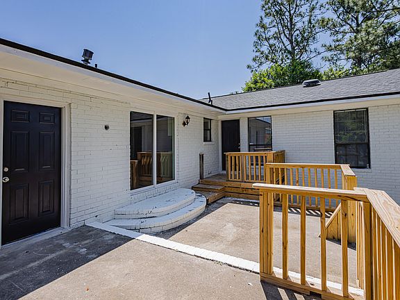 3rd image of 2545 W Kensington Drive