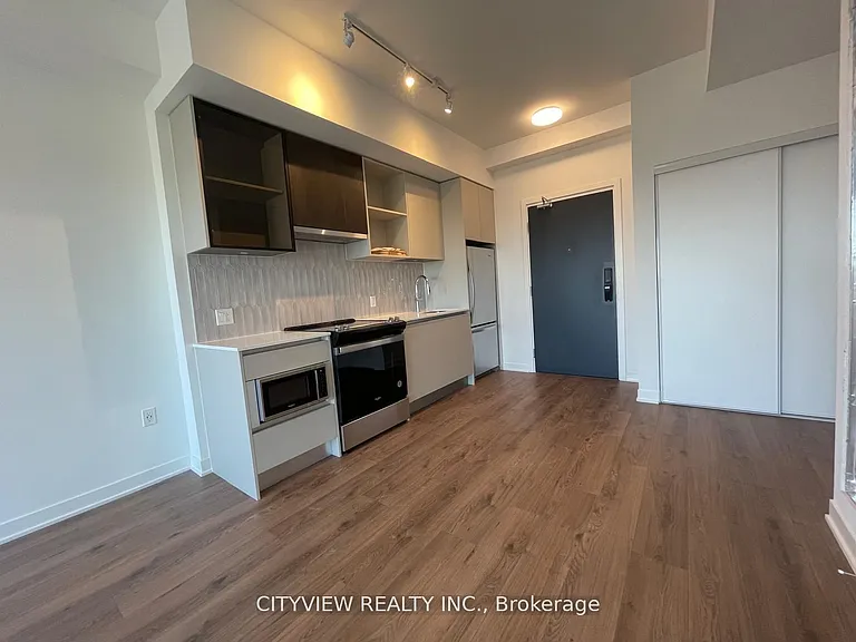 395 Dundas St W #Penthouse 10 — Photo 7