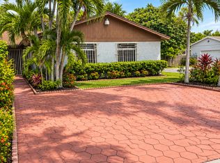 2203 SW 105th Ct, Miami, FL 33165