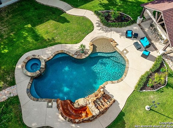 2nd image of 165 Diamond View Dr