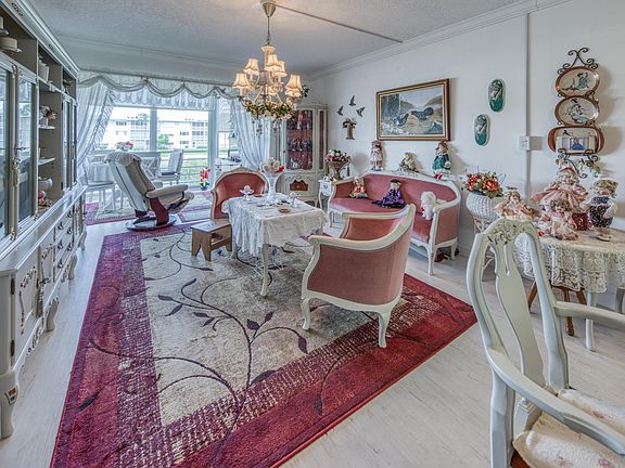 4th image of 2615 Garden Drive S #205