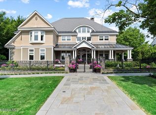 589 N Broadway, Saratoga Springs, NY 12866
