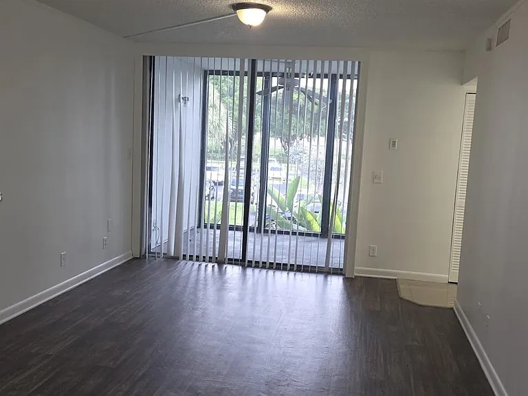 210 Lake Pointe Dr #209 — Photo 17