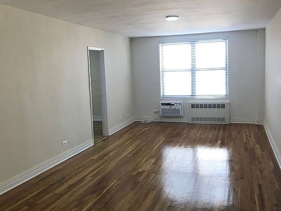 3rd image of 10230 67th Ave APT 6R