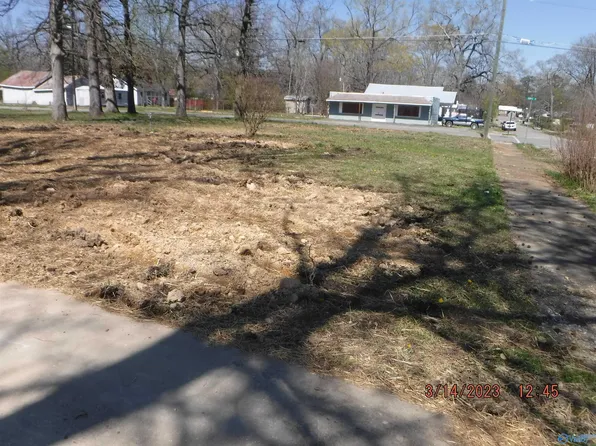 403 Bryan St, Gadsden, AL 35904
