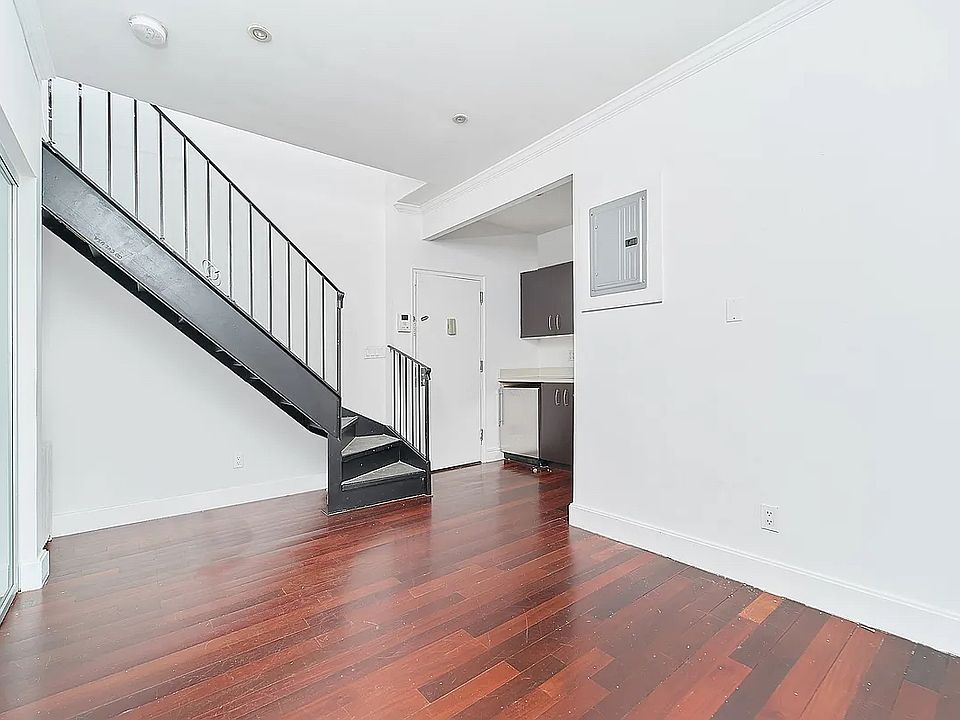 1st image of 120 E 4th St APT 3J