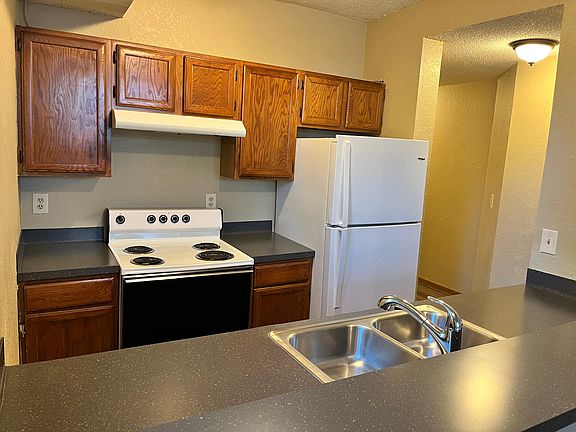 5th image of 760 Mount Curve Blvd #103
