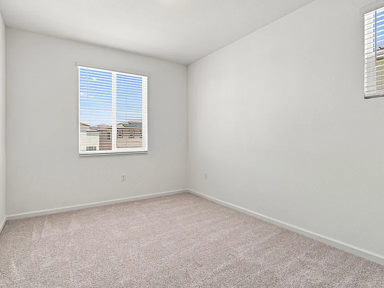 2516 Golden Bear St — Photo 32