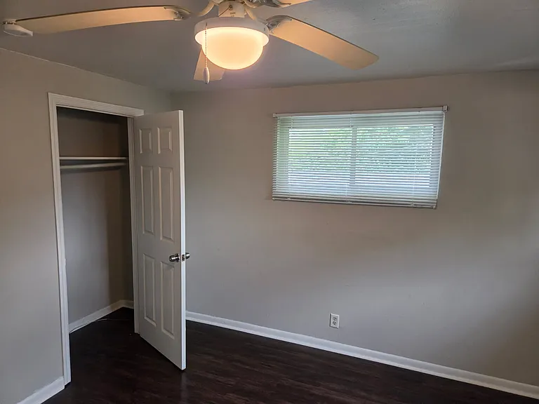 409 N Cherrywood Ave #409B — Photo 2