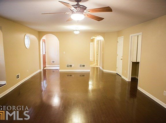 3rd image of 580 Sheringham Ct