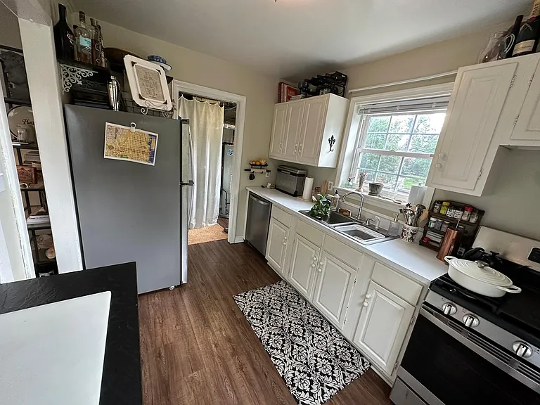 49 E Rosemont Ave — Photo 18