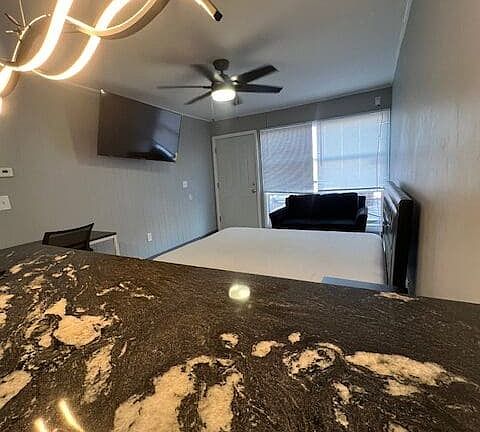 3rd image of 401 Smith St APT C1