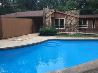 136 Dana Dr, Fayetteville, GA