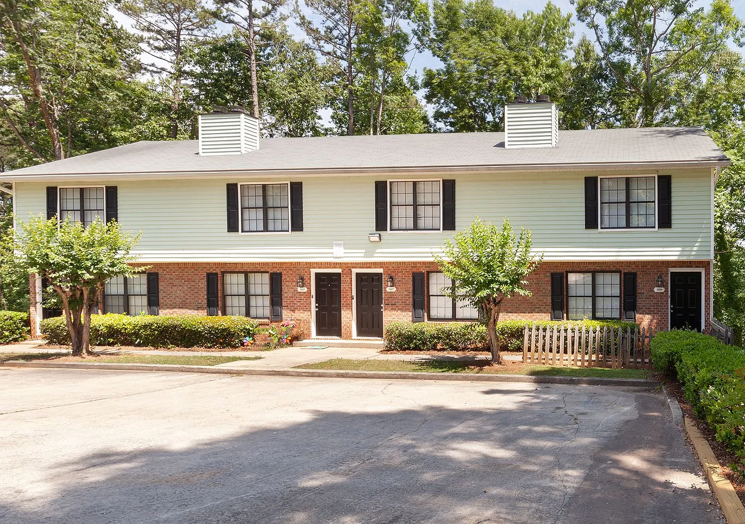 3bd/2.5ba Split Level Condo in Quiet Neighborhood! — Photo 1