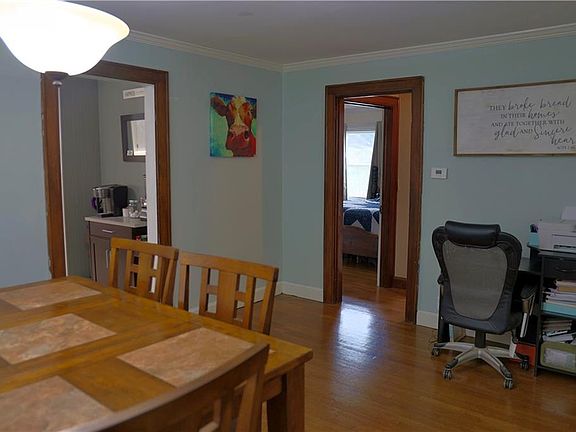 5th image of 1006 E Pearl St