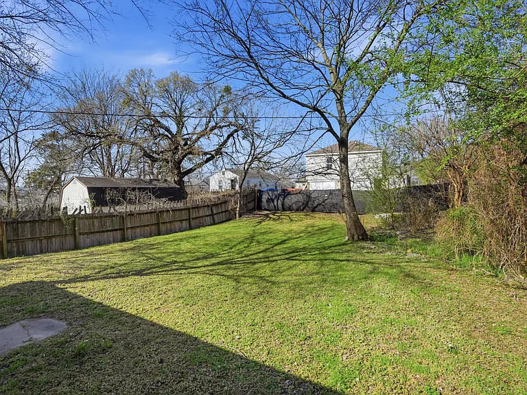 214 N Roosevelt Ave — Photo 20
