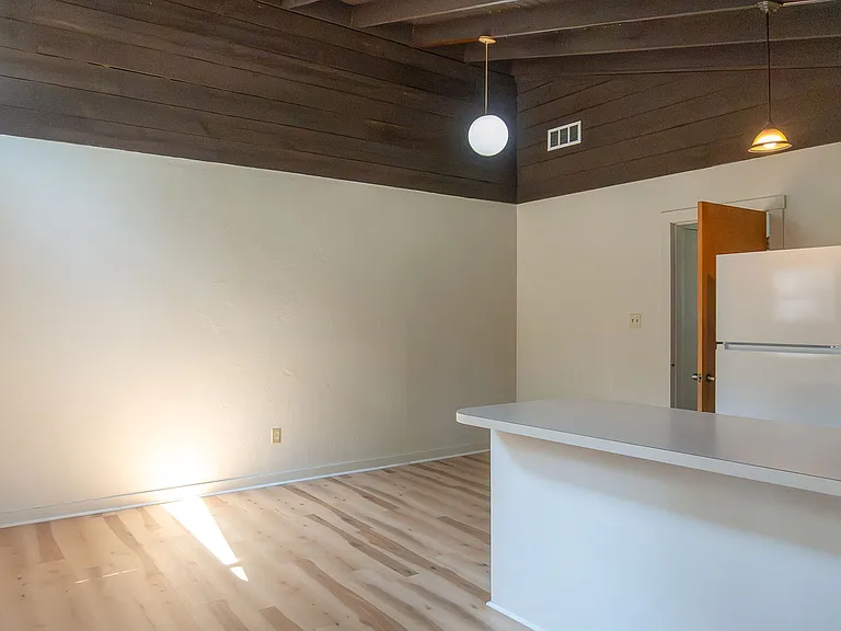 1327 Linda Ann Dr #C — Photo 5