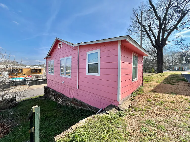 114 W Morgan St — Photo 17