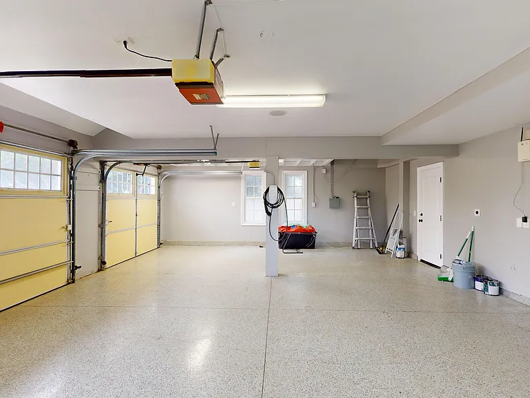 3 Car Garage