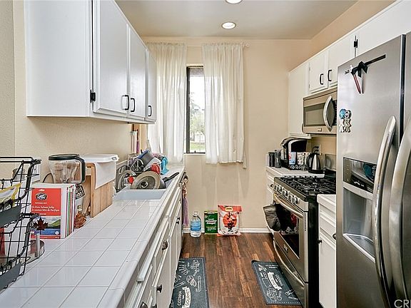 5th image of 7211 Cozycroft Ave Unit 22