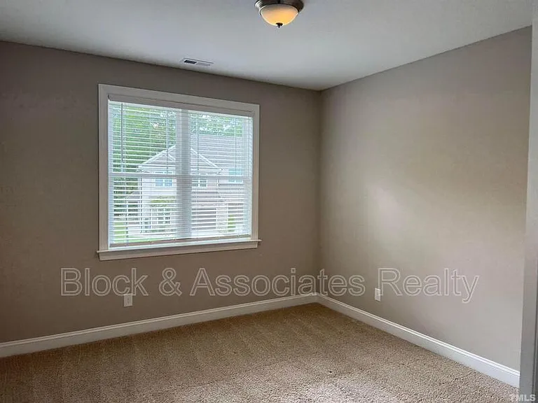 555 Mariah Towns Way — Photo 14