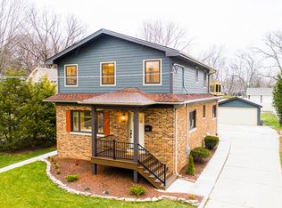 215 Lorraine St, Glen Ellyn, IL 60137