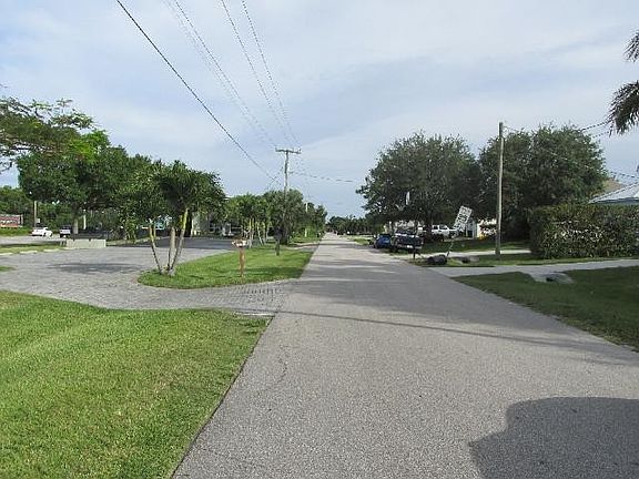 5th image of 5450 SE Pine Ave