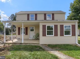 218 N Railroad St, Hummelstown, PA 17036
