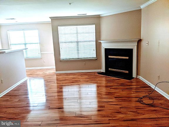 3rd image of 10998 Koman Cir APT 102