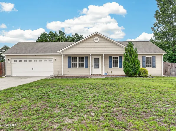 217 Michel Court, Hubert, NC 28539