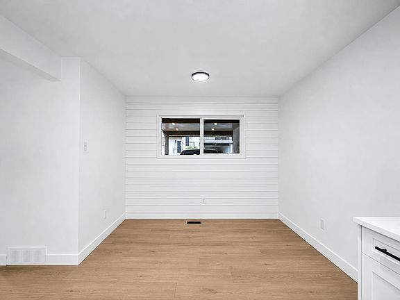 5th image of 32705 Fraser Cres #8
