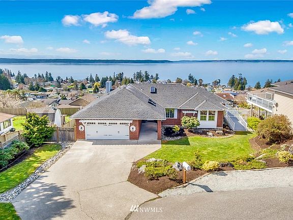 2nd image of 205 Grandview Cir
