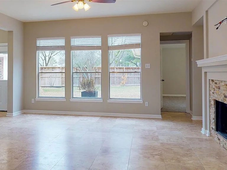 20802 Newbury Park Dr — Photo 12