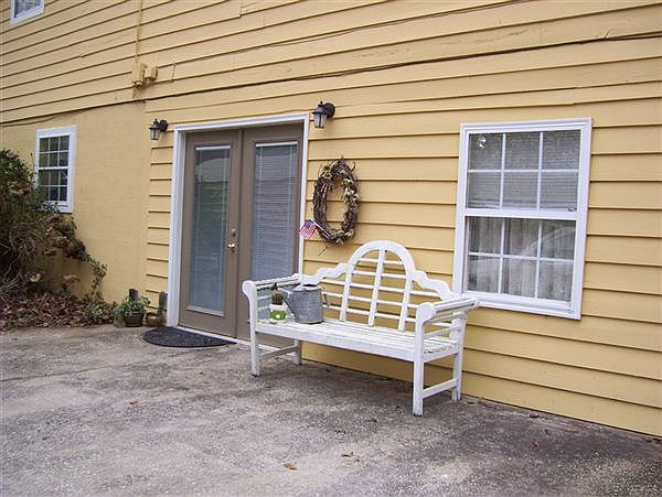 Convenient Private Entrance