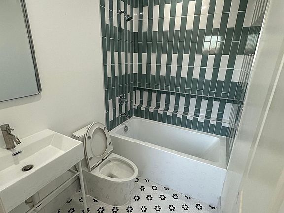5th image of 15 Palisades Ave #3