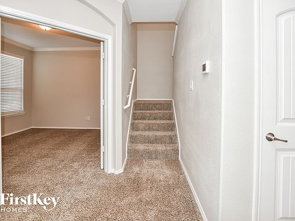 2nd image of 267 Oxford Dr