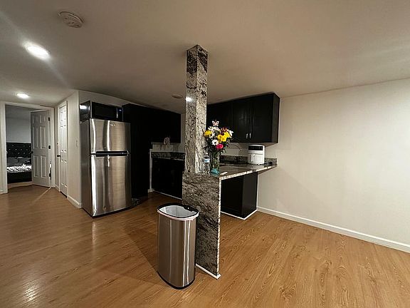 4th image of 703 Silverstream Cir