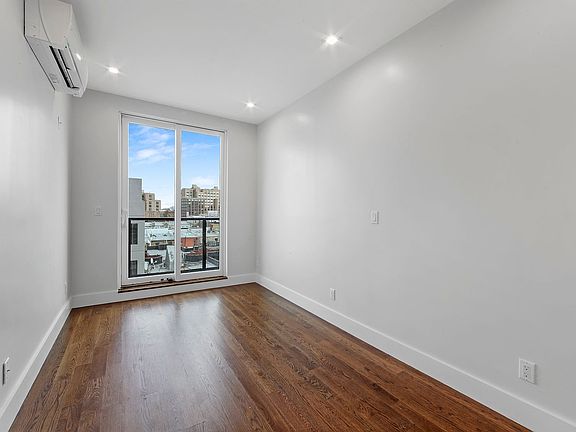 3rd image of 776 Franklin Ave #4A