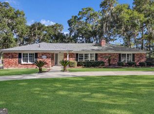 1613 Lake Dr, Midway, GA 31320