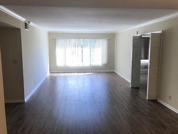 4th image of 360 Hollywood Way #306