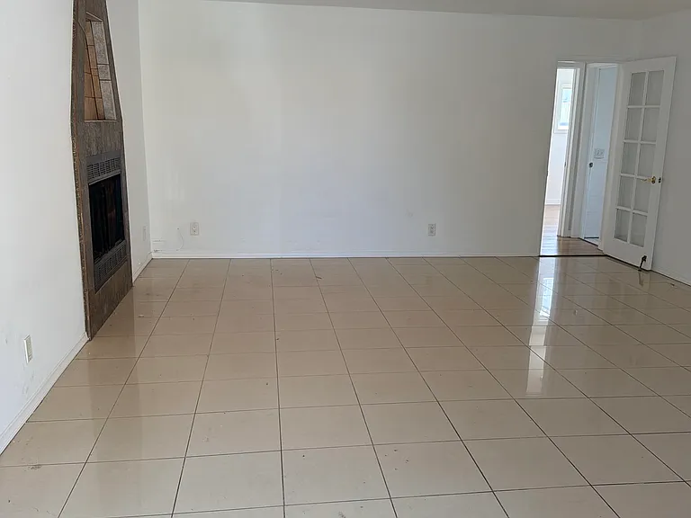 15722 Larch Ave #A — Photo 6