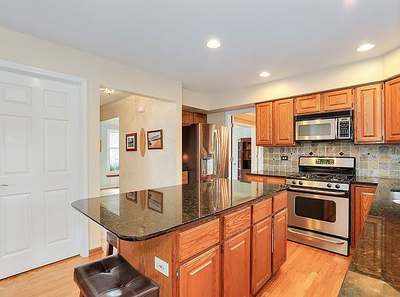 5th image of 1510 Rosewood Ave
