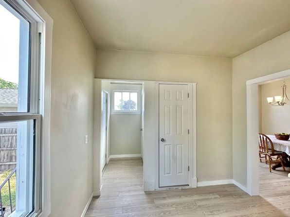 cedar-rapids-iowa-2055682336 picture