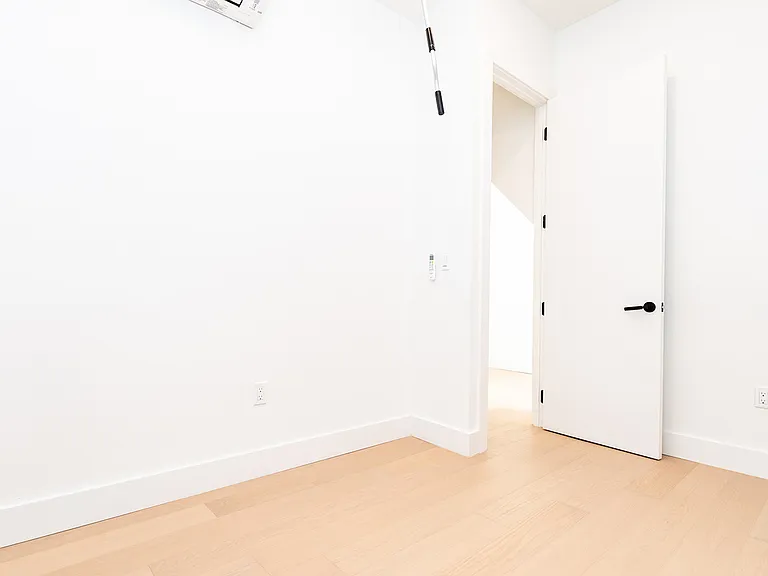 107 S 6th St #4J — Photo 20