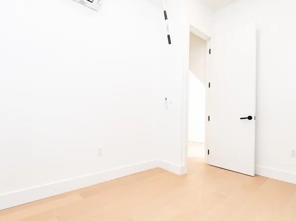 107 South 6th Street image 4 of 19