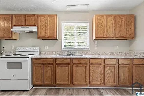 3 bed, 1020 sqft, $1,300 — Photo 3