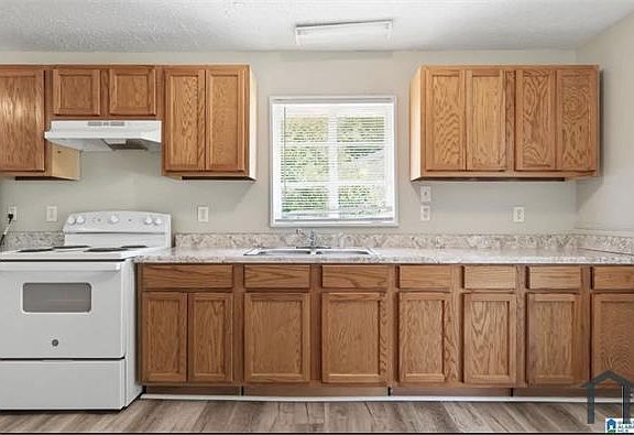 3rd image of 1716 Brizendine Dr